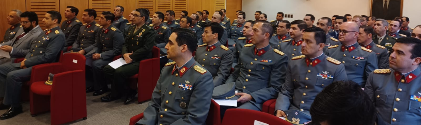 Alumnos de la Academia de Guerra se gradúan en el CEIUC