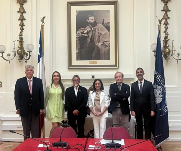 Jorge Sahd participa en mesa de análisis sobre política exterior en el Senado