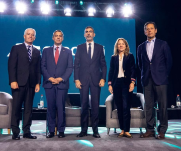 Director CEIUC participa en panel “Mercados Globales” de Expomin 2025