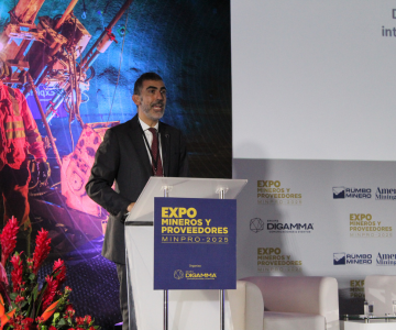 Director CEIUC aborda los desafíos geopolíticos de la minería en América Latina en MINPRO Perú